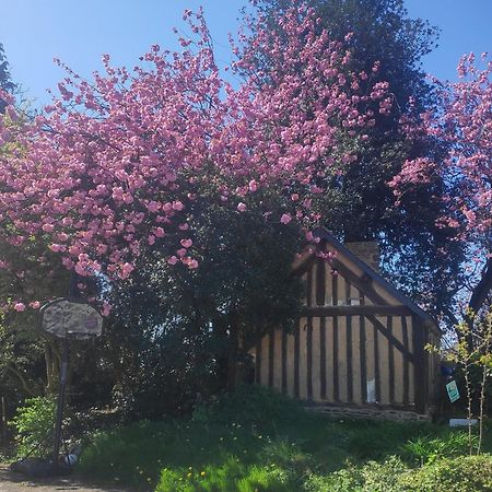 Ferme De La Gortiere Bed & Breakfast Le Teilleul Dış mekan fotoğraf