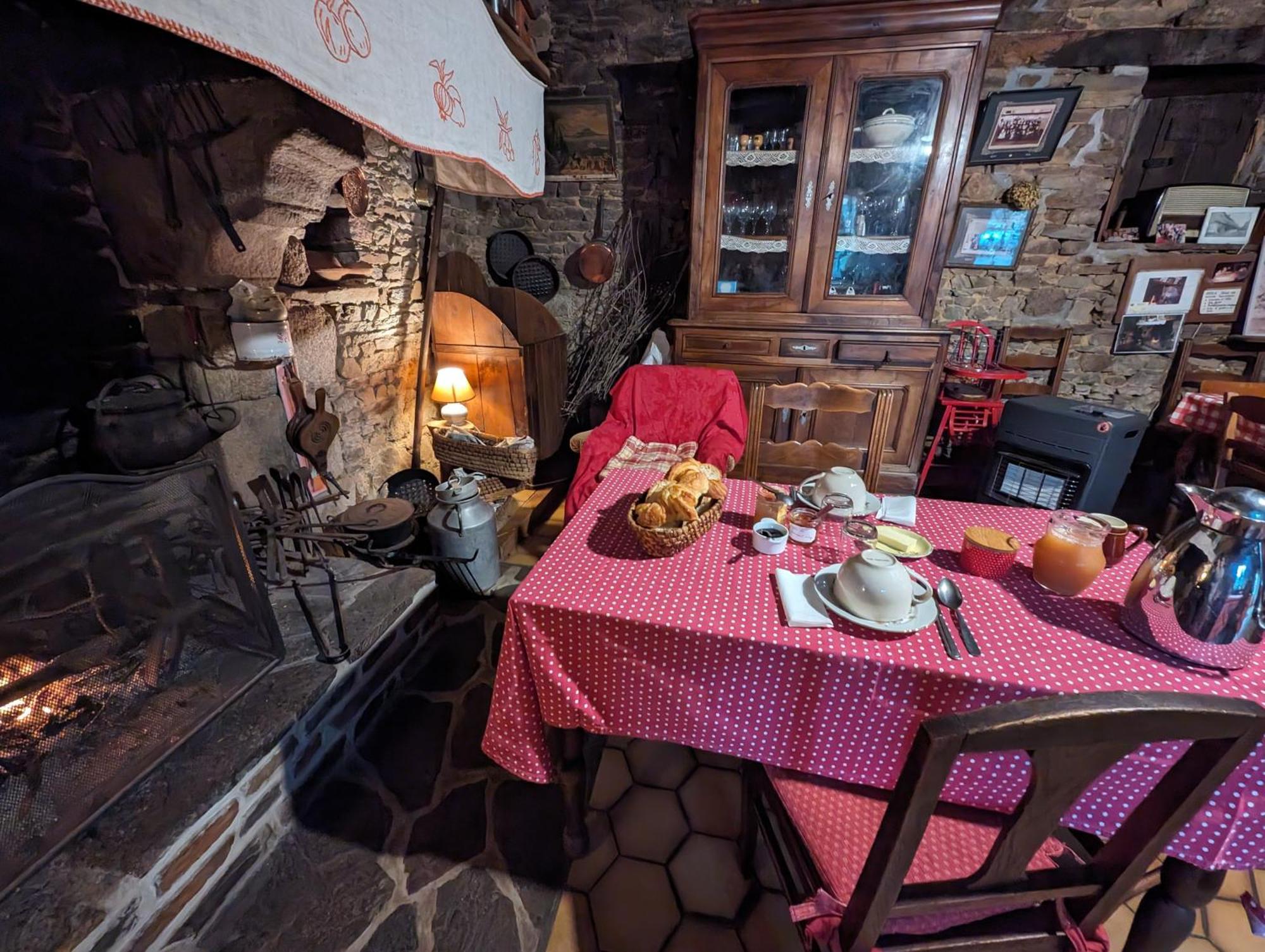 Ferme De La Gortiere Bed & Breakfast Le Teilleul Dış mekan fotoğraf
