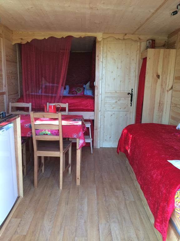 Ferme De La Gortiere Bed & Breakfast Le Teilleul Oda fotoğraf