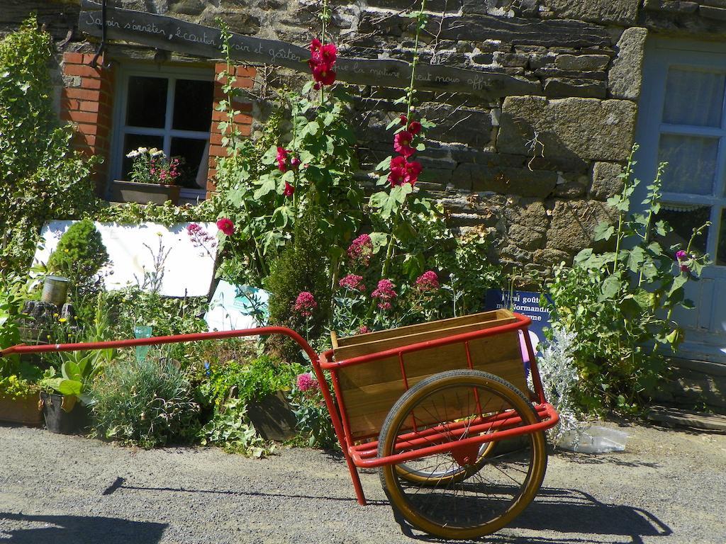Ferme De La Gortiere Bed & Breakfast Le Teilleul Dış mekan fotoğraf